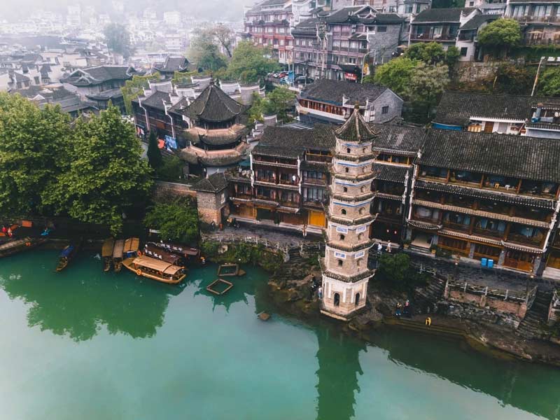 ChatGPT đã nói:  Tour Hà Nội – Trường Sa – Trương Gia Giới – Phượng Hoàng Cổ Trấn
